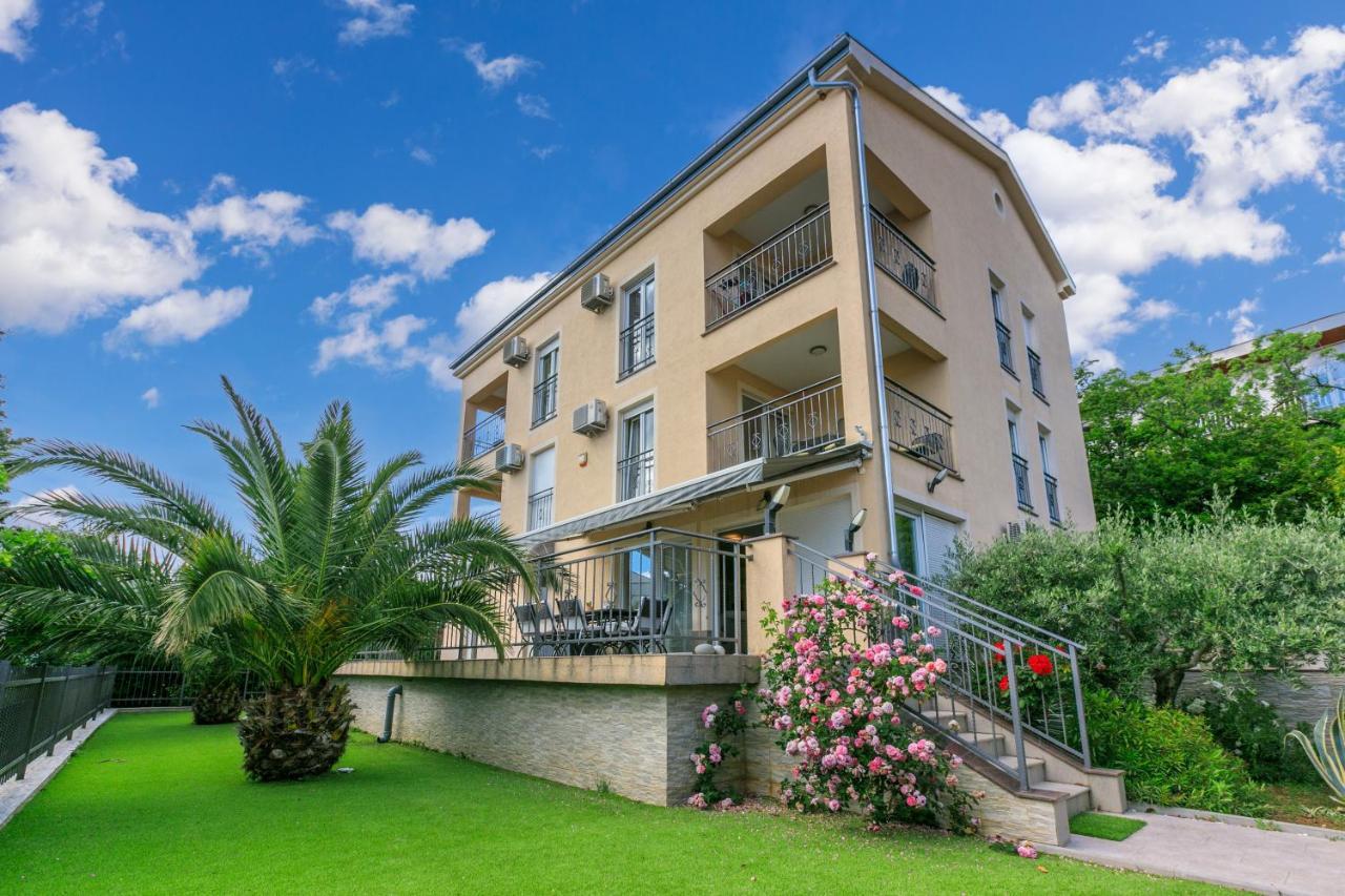 Family Heritage Crikvenica Exterior photo